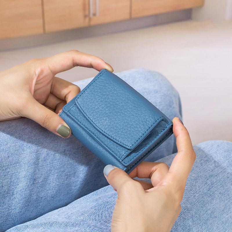 Handcrafted RFID wallet made of soft leather — product view 2