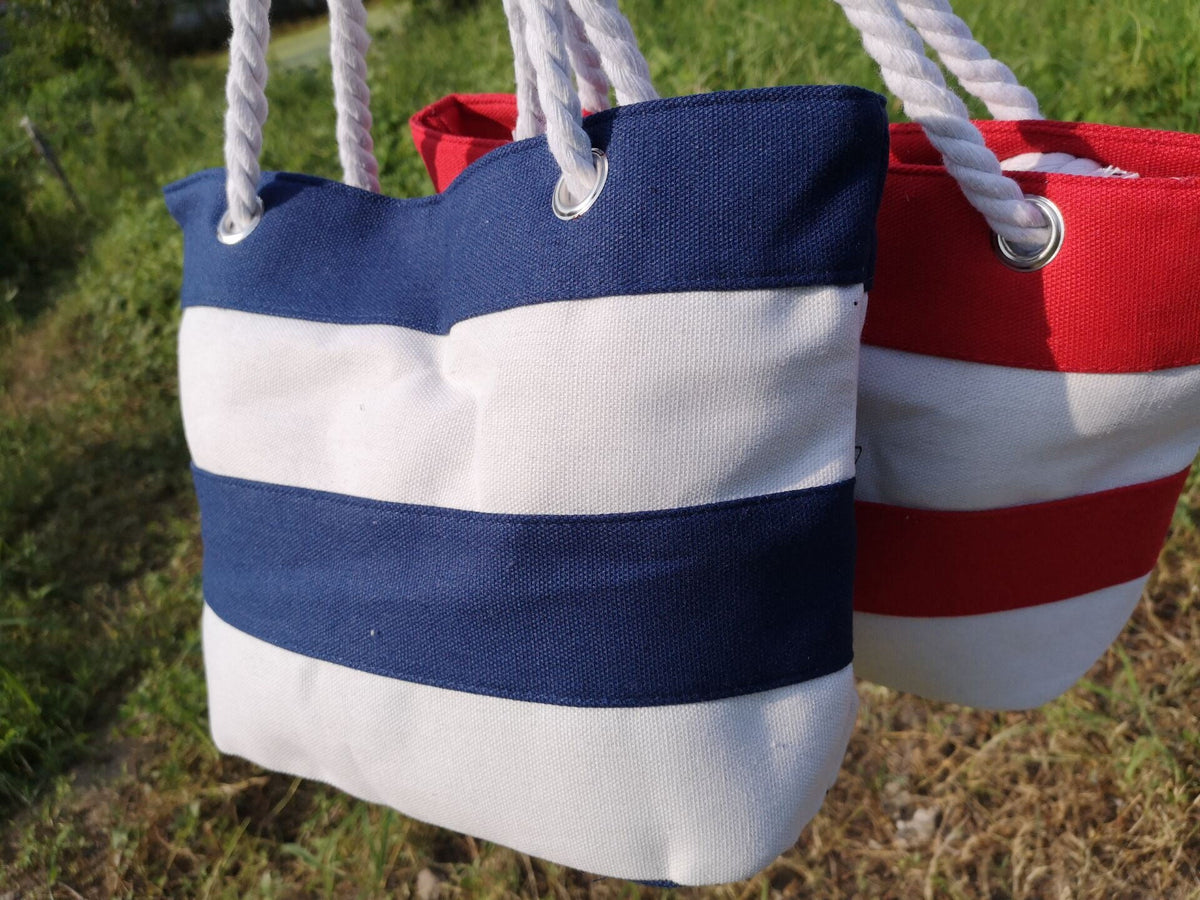 Stylish Beach Bag LoungeYard — product view 3