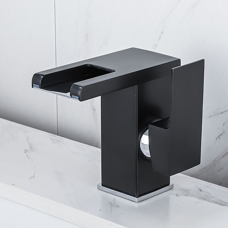 LoungeYard | Contemporary Sink Faucet Solid Color Low Arc Bathroom Sink Faucet — product view 2