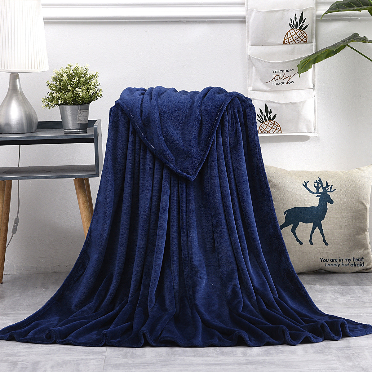 Women Fleece Blanket LoungeYard — product view 5