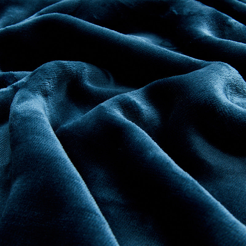 Cozy Velvet Blanket — product view 3
