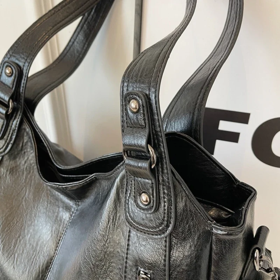 LoungeYard | Women’s Classic Multi-Compartment Shoulder Bag – Alma — product view 7