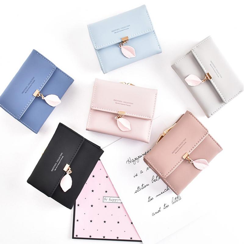 Short wallet with three folds and leaf decor | LoungeYard — product view 2