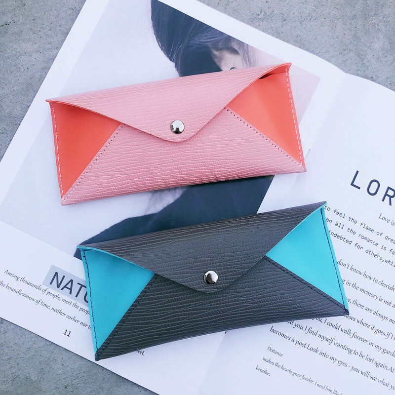 Chic Leather Wallet LoungeYard — product view 4