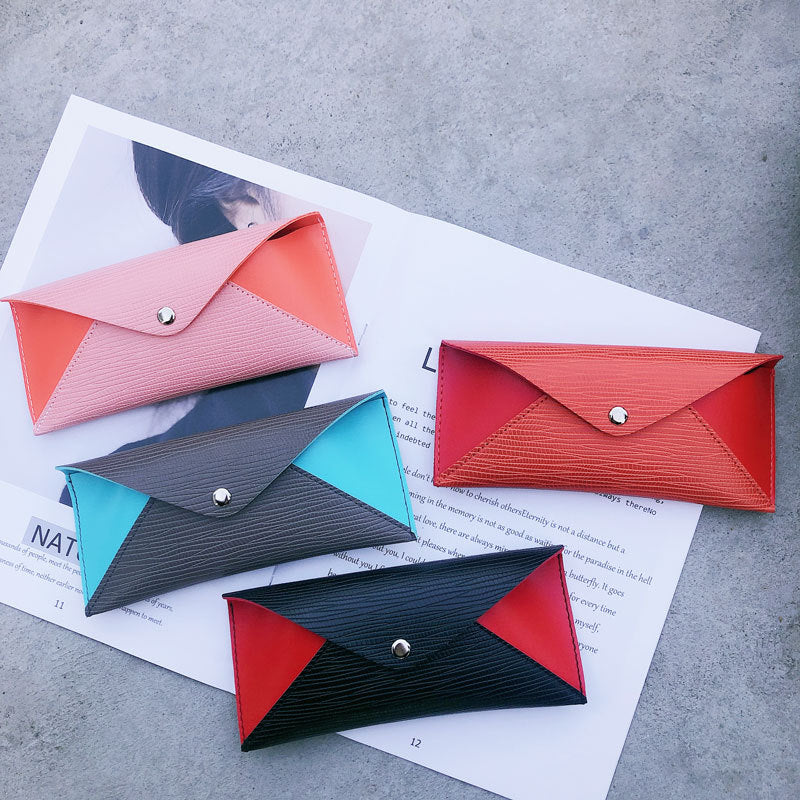 Chic Leather Wallet LoungeYard — product view 3