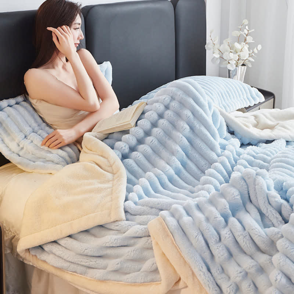 LoungeYard | Snuggly Faux Fur Fleece Blanket — product view 6