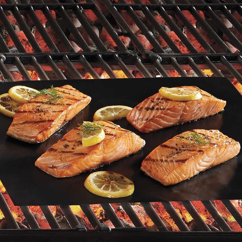 LoungeYard | Non-stick BBQ grill mat — product view 1
