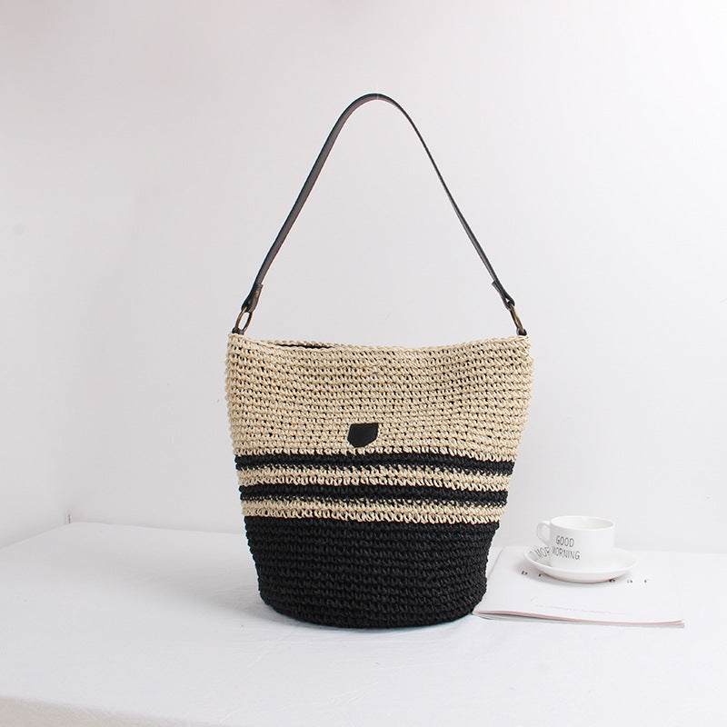 Braided shoulder bag with stylish accent LoungeYard — product view 3