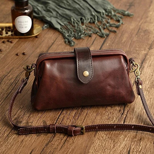 LoungeYard | Genuine Leather Retro Handmade Bag — product view 3