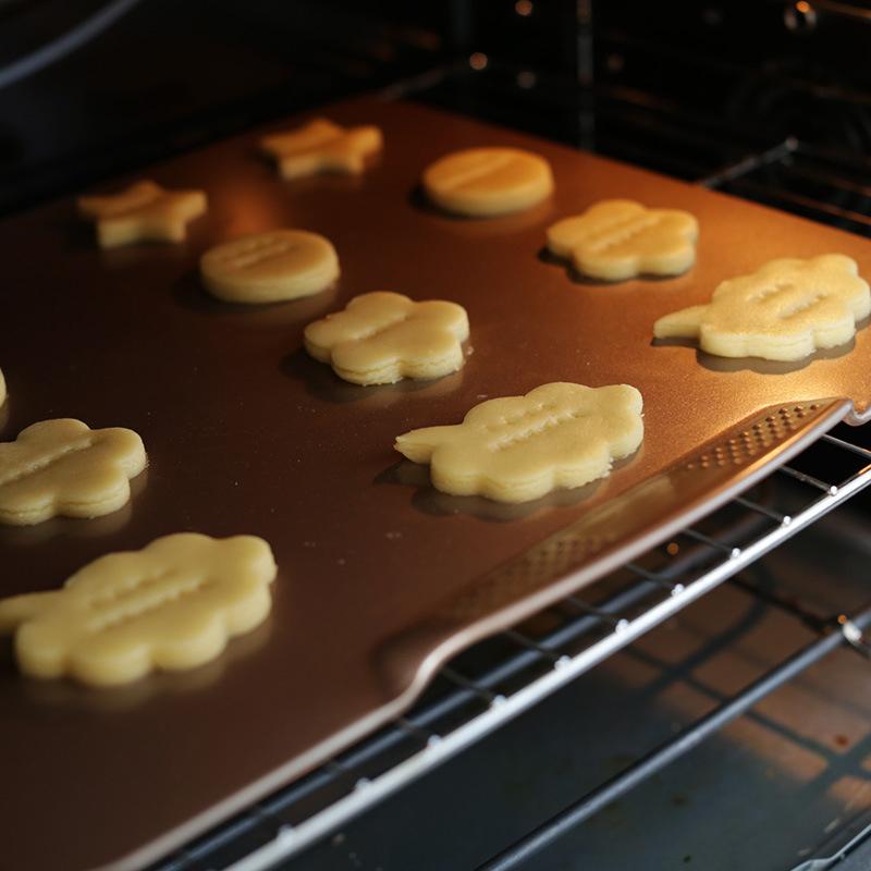 LoungeYard | English Alphabet Cookie Cutter — product view 7