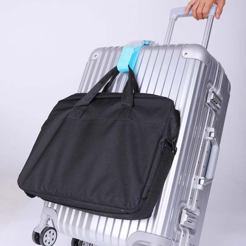 LoungeYard | Luggage Carrying Clip Buckle — product view 5