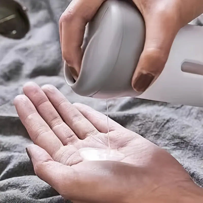 LoungeYard | And leak-proof 4-in-1 travel bottles — product view 2