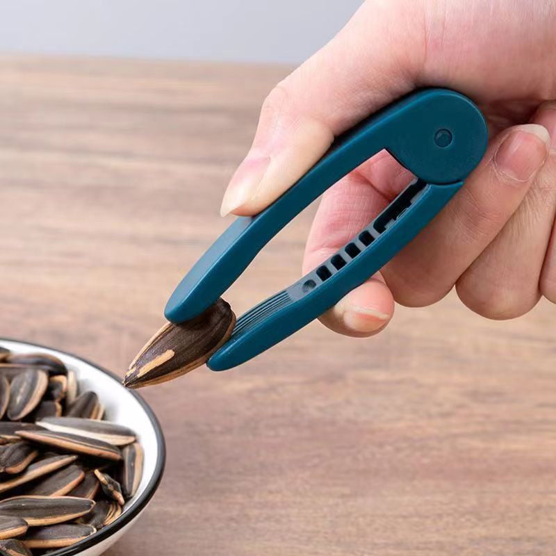 LoungeYard | Peanut Seed Peel Plastic Peanut Clip — product view 6