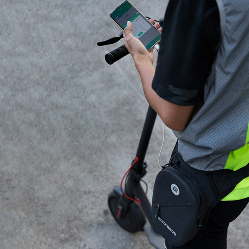 LoungeYard | Waterproof Motorcycle Waist Bag — product view 5