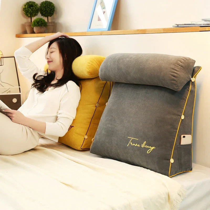 LoungeYard | Wedge-shaped back support cushion — product view 1