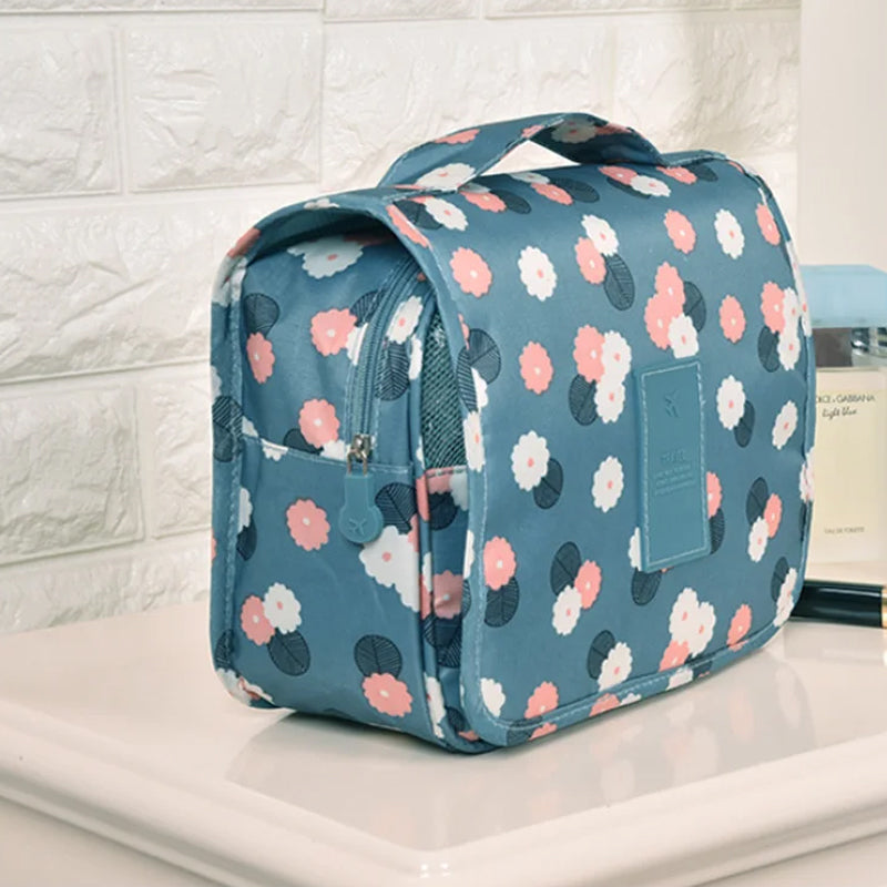 Hanging Water-Resistant Toiletry Bag for Travel Organization — product view 3