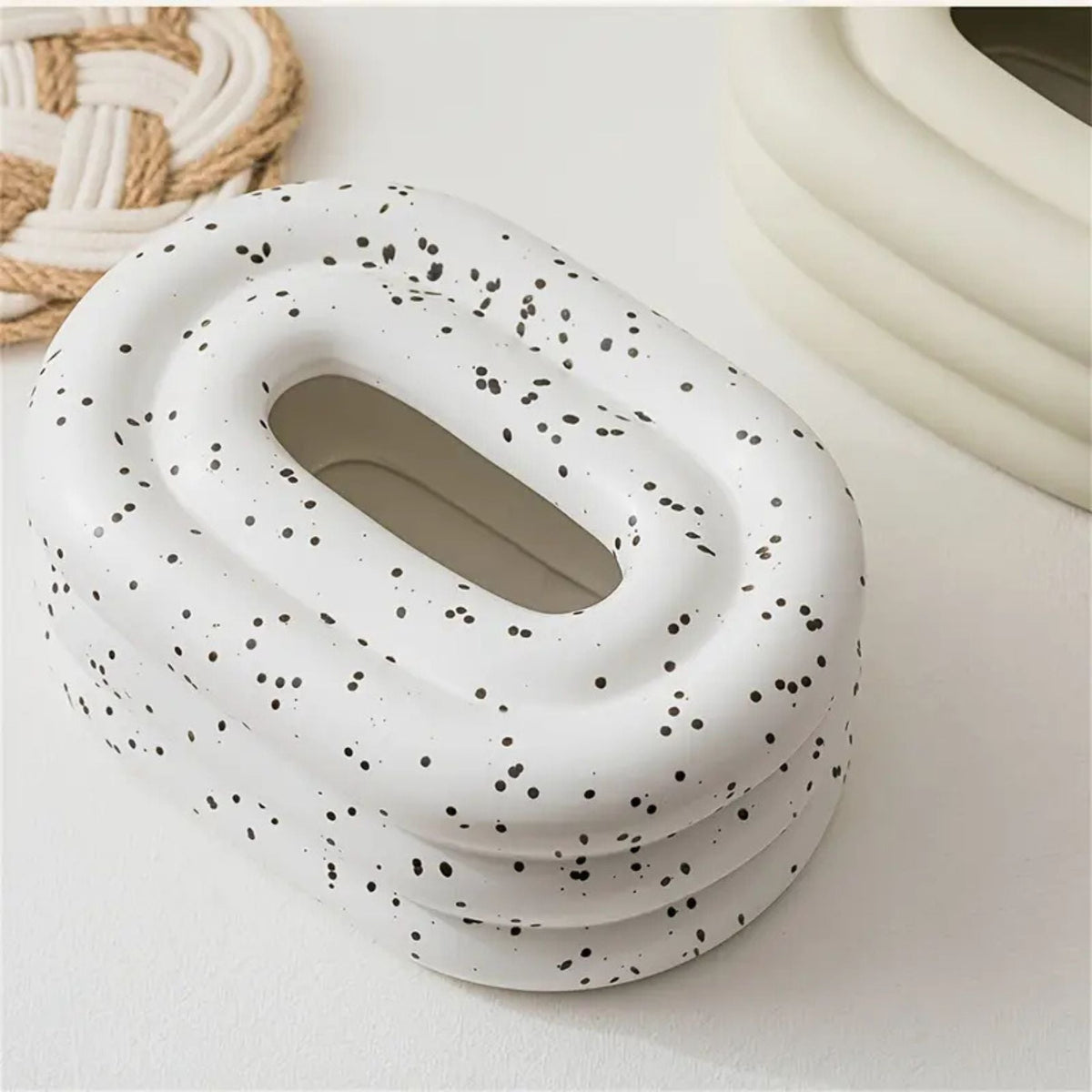 LoungeYard | Lustre Ceramic Tissue Holder — product view 4
