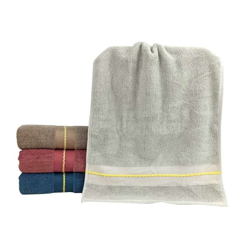 Premium terry bath towel with stylish jacquard pattern LoungeYard — product view 3
