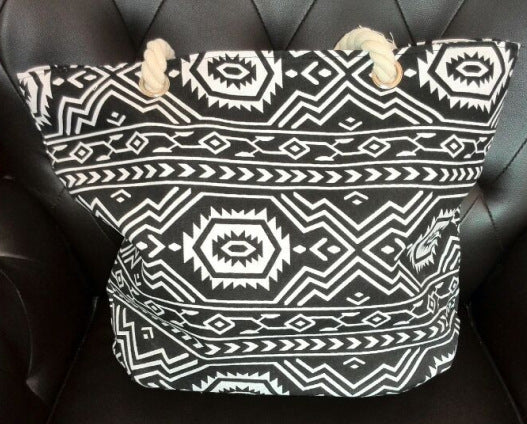 Spacious shopping bag with striking ethnic pattern LoungeYard — product view 6