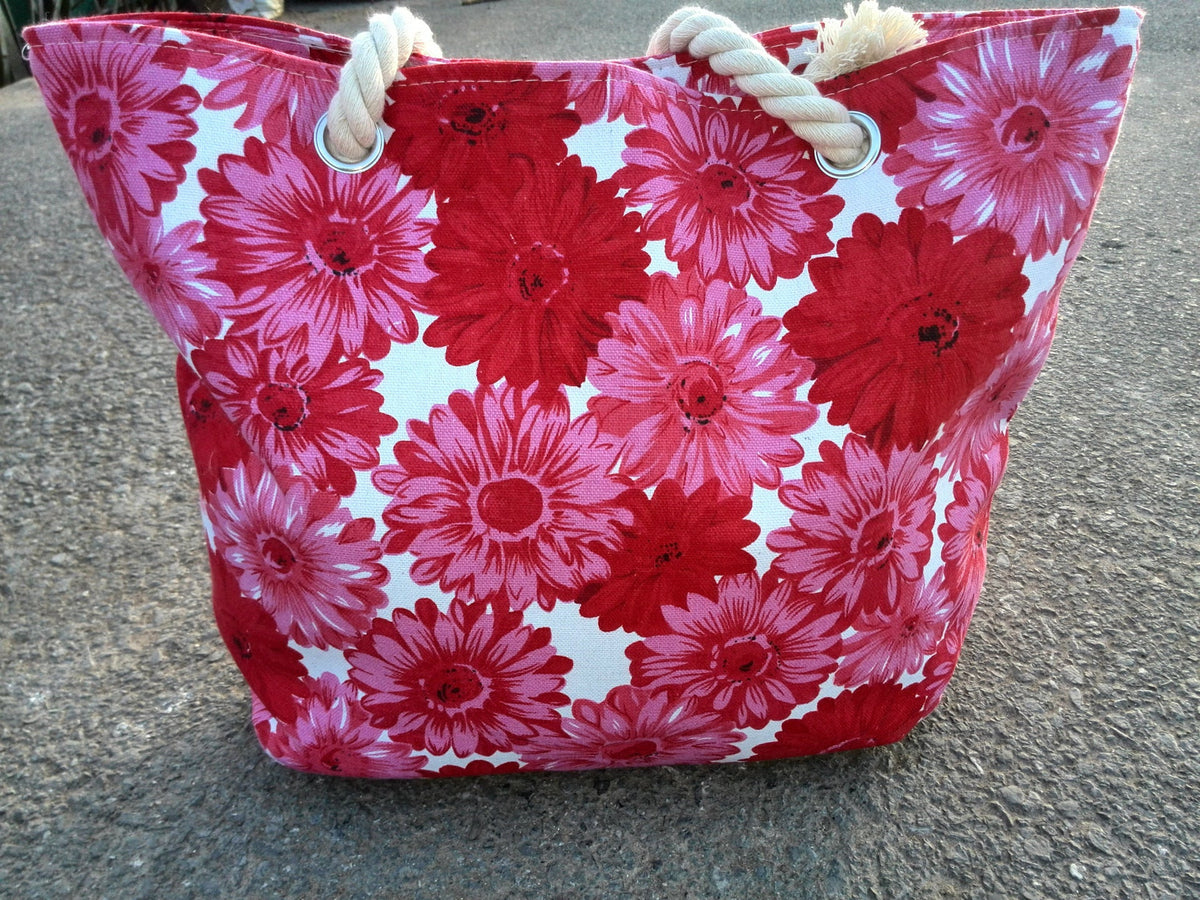 Beach bag with floral motifs and sturdy rope handles LoungeYard — product view 5