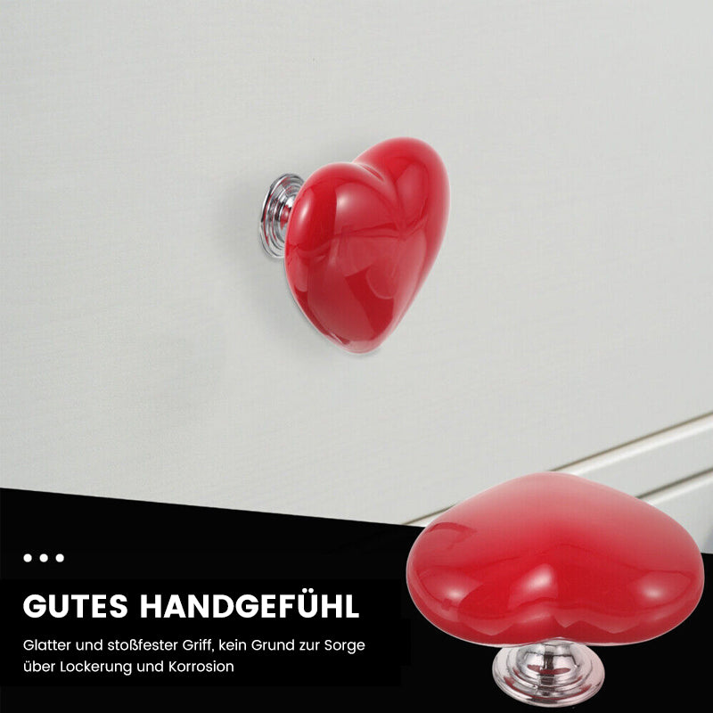 LoungeYard | Heart-shaped toilet button — product view 2