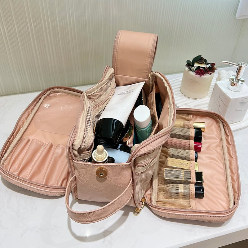 LoungeYard | Large Travel Makeup Bag — product view 4