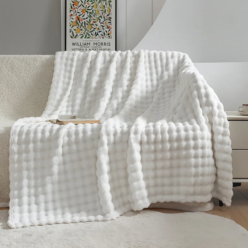 LoungeYard | Extra Soft Flannel Blanket - PlushBubble — product view 4