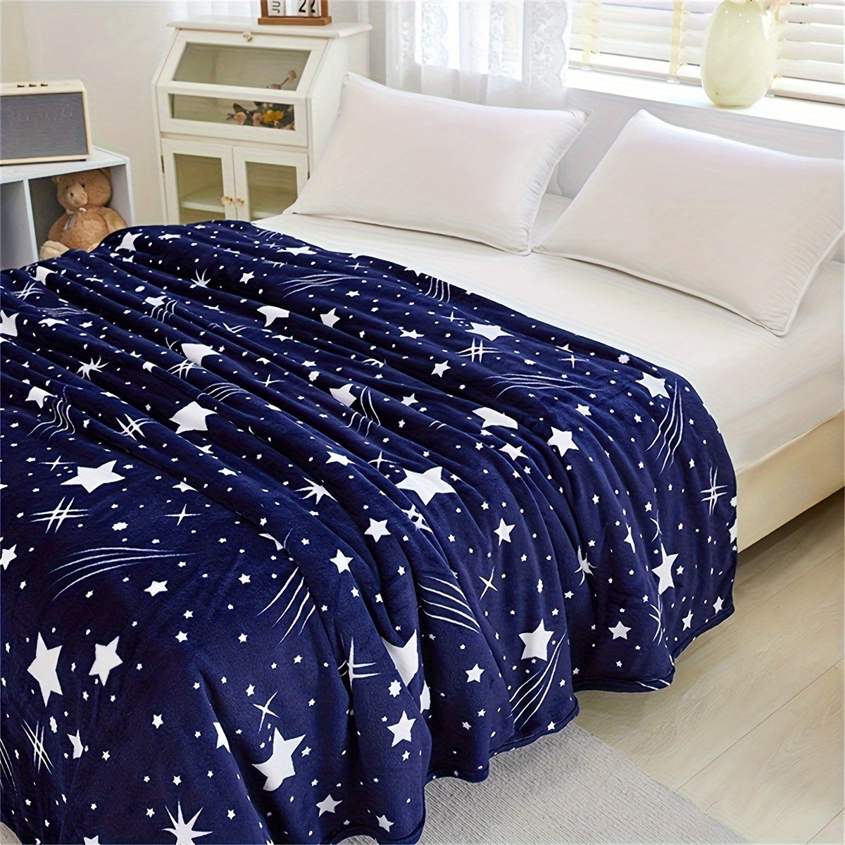 MeteorFleece – Soft Fleece Blanket with Meteor Pattern LoungeYard — product view 1