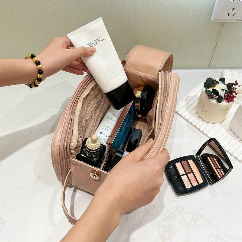 LoungeYard | Large Travel Makeup Bag — product view 5