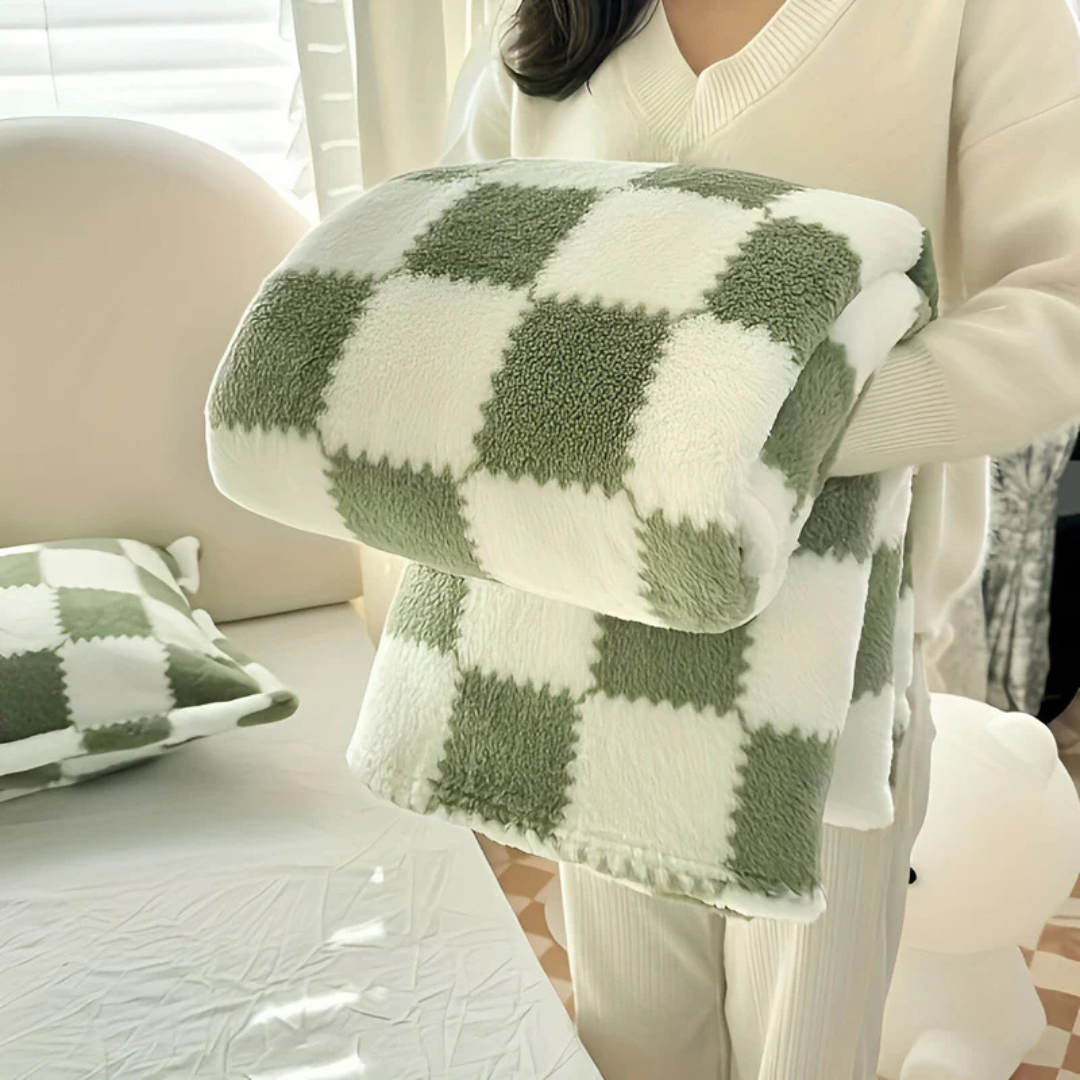 LoungeYard | Super Soft Fleece Blanket — product view 3
