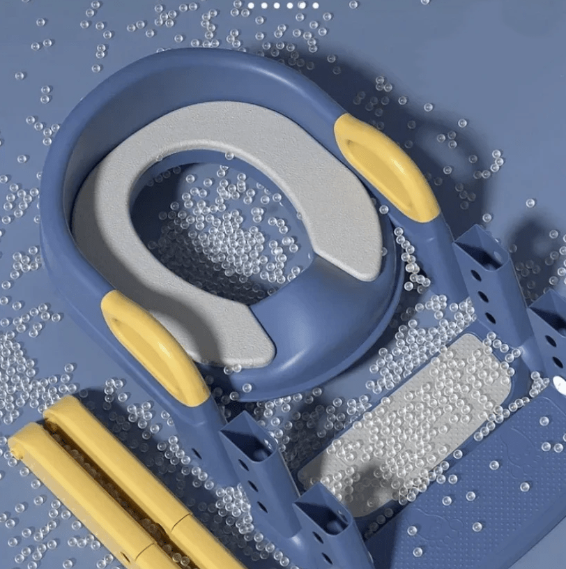 LoungeYard | Ergonomic potty trainer with child-friendly design — product view 3