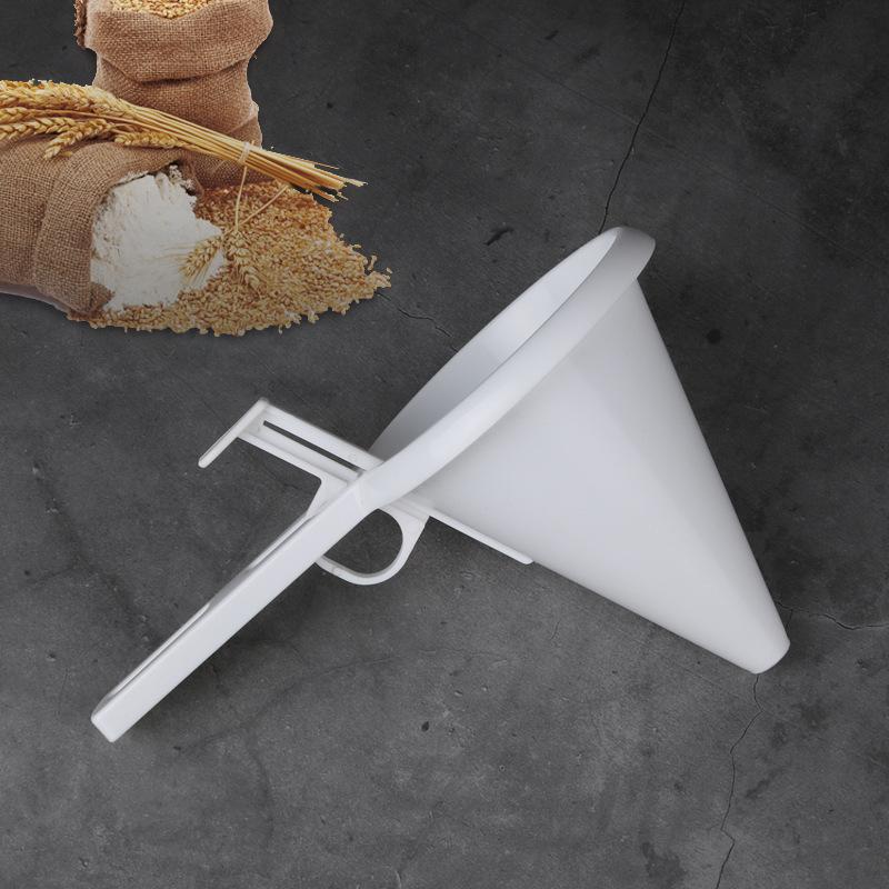 LoungeYard | Handheld Portion Cup Cake Dispenser — product view 3