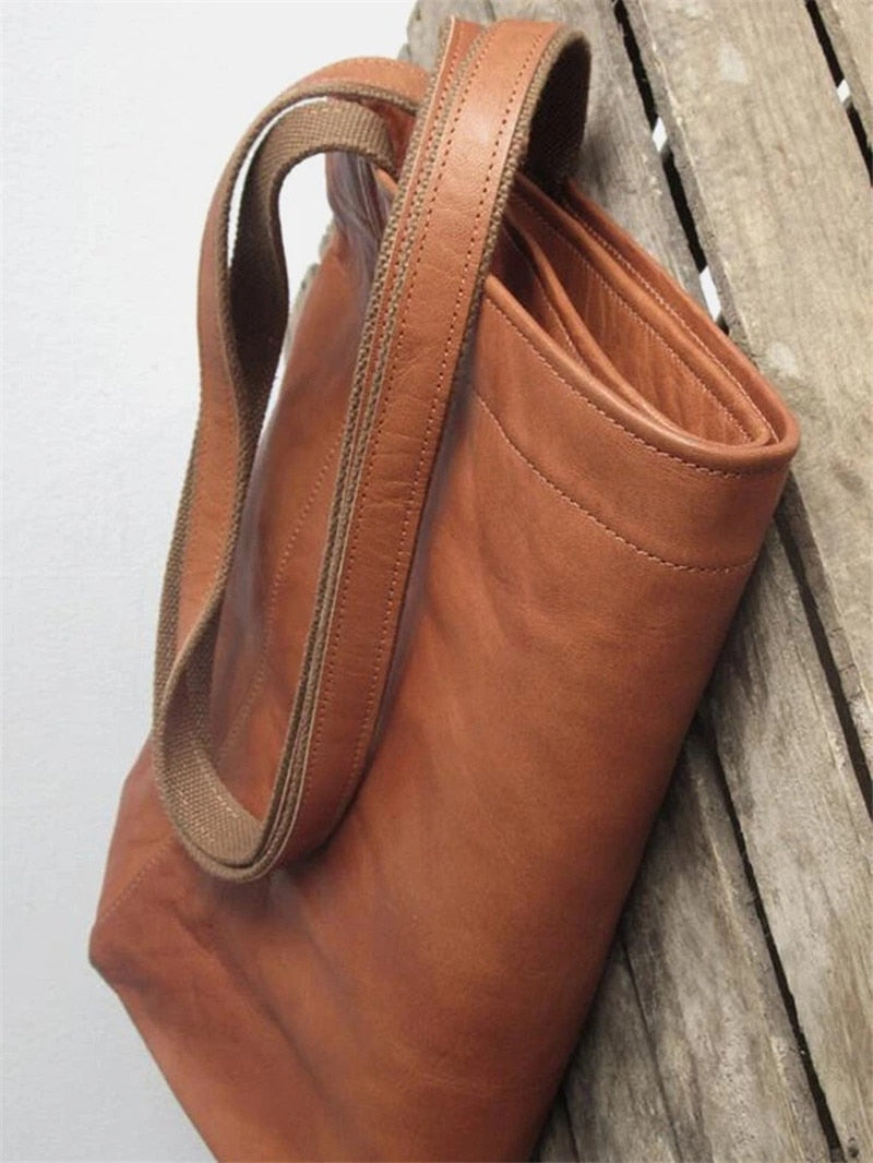 LoungeYard | Carry Not Just a Bag — Feel the Power of Perfect Order and Timeless Style Everywhere with You! — product view 5