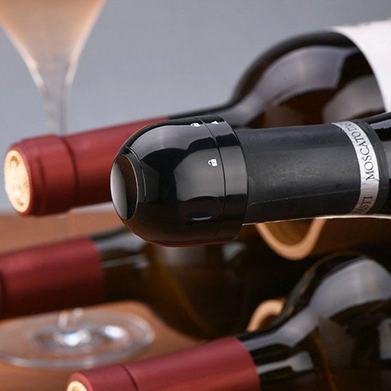 LoungeYard | 3 Piece Vacuum Bottle Stopper — product view 3
