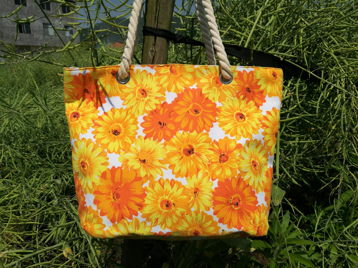 Flower Pattern Beach Bag LoungeYard — product view 3