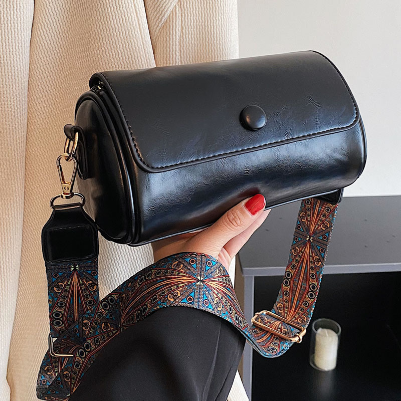 LoungeYard | Female Retro Cylinder Bag — product view 5