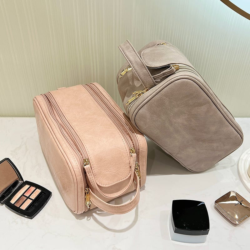 LoungeYard | Large Travel Makeup Bag — product view 6