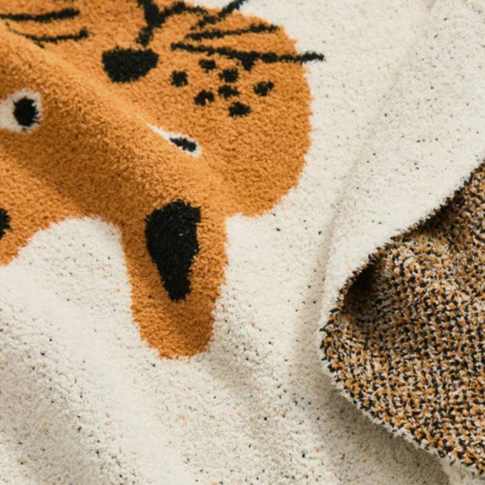 LoungeYard | Wild Paws Cozy Blanket — product view 4