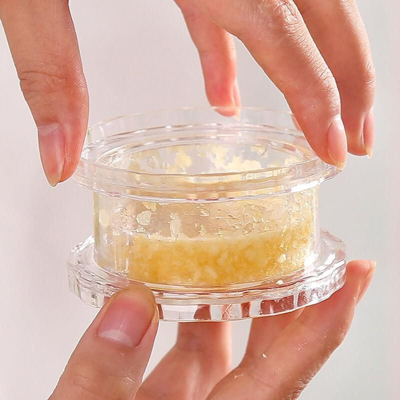 LoungeYard | Manual Mini Garlic Crusher — product view 2