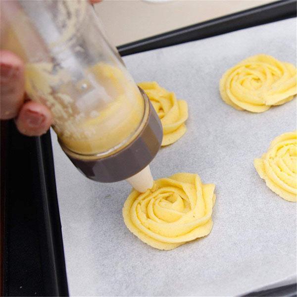 LoungeYard | Favorite Cookies Cookie Cutter Set — product view 4