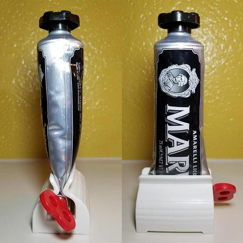 LoungeYard | Recyclable eco-friendly toothpaste tube squeezer — product view 5