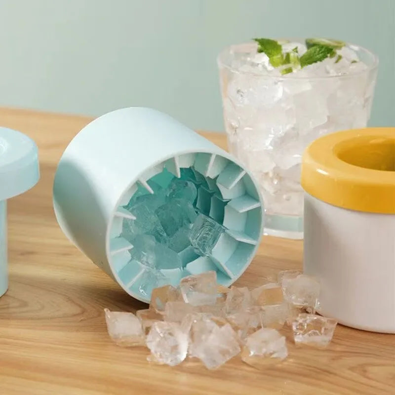 LoungeYard | FrostFury — Clever ice balls for flawless drinks and a stress-free party — product view 3