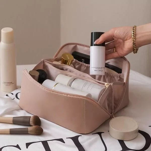 LoungeYard | Portable Travel Cosmetics Storage Bag — product view 5