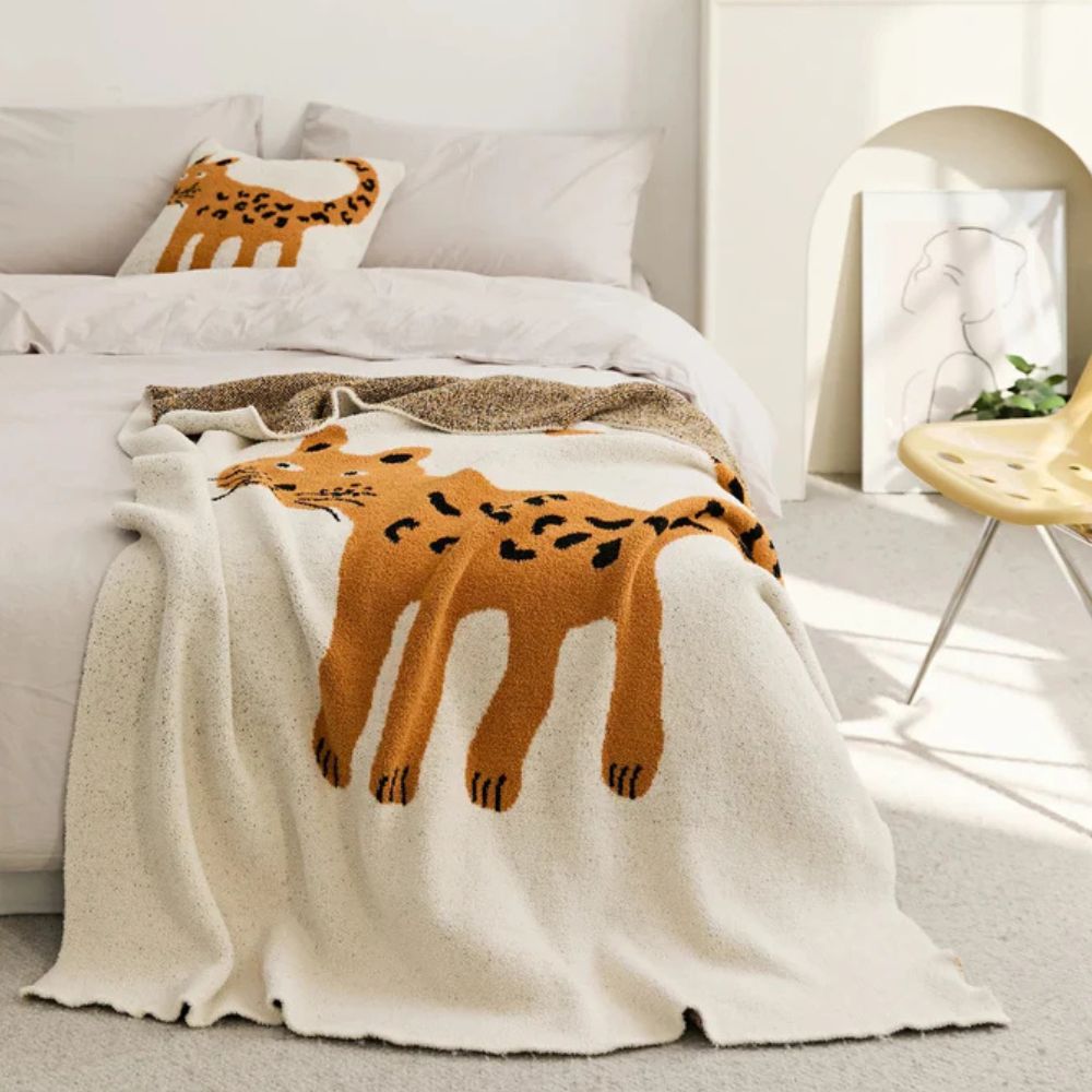 LoungeYard | Wild Paws Cozy Blanket — product view 5
