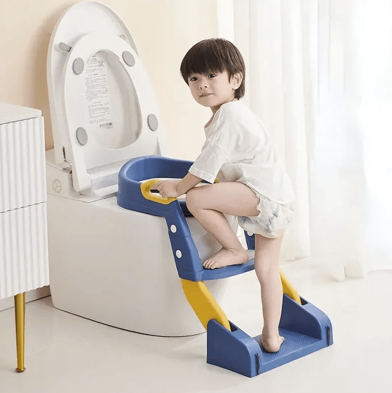 LoungeYard | Ergonomic potty trainer with child-friendly design — product view 1
