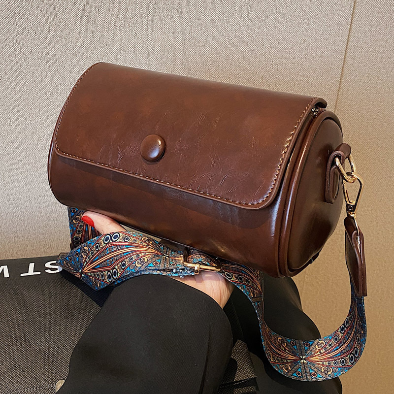 LoungeYard | Female Retro Cylinder Bag — product view 6