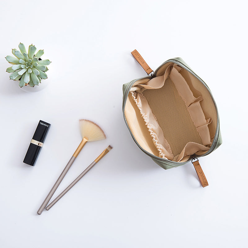 Travel Makeup Pouch for Women | LoungeYard — product view 4