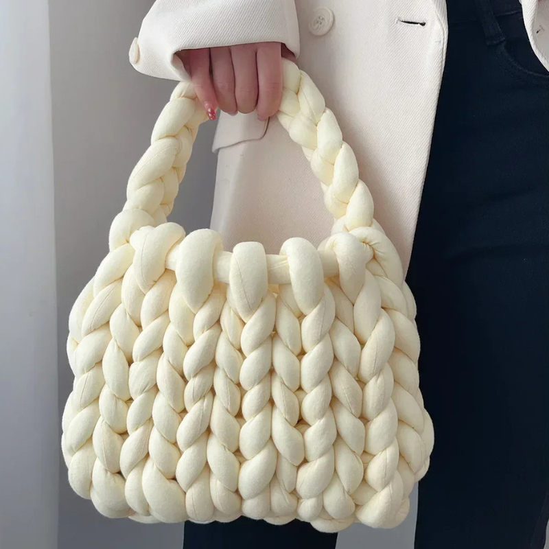 LoungeYard | KnitCarry Stylish Carry Freedom — product view 2