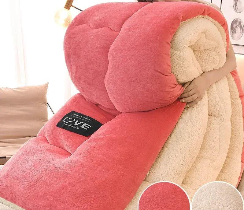 LoungeYard | Luxury Winter Duvet with Double Flannel Fleece - FrostGuard — product view 4