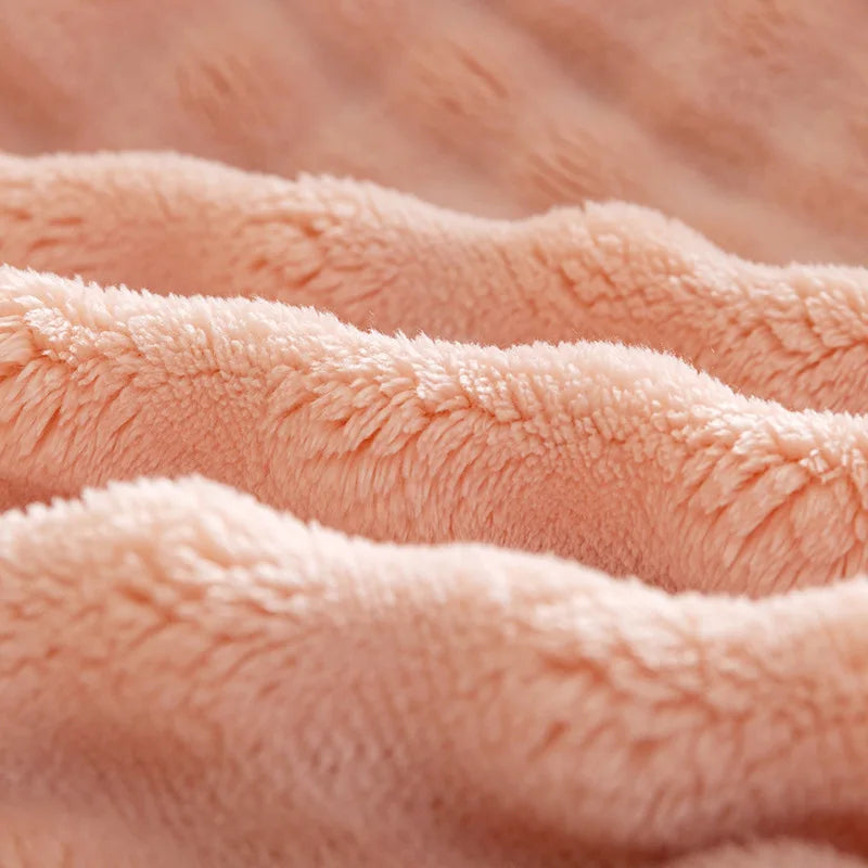 LoungeYard | Extra Soft Flannel Blanket - PlushBubble — product view 1